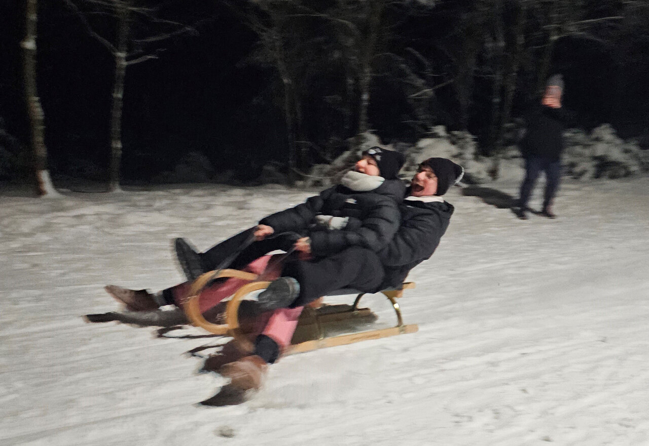 Rodeln im Trainingslager.