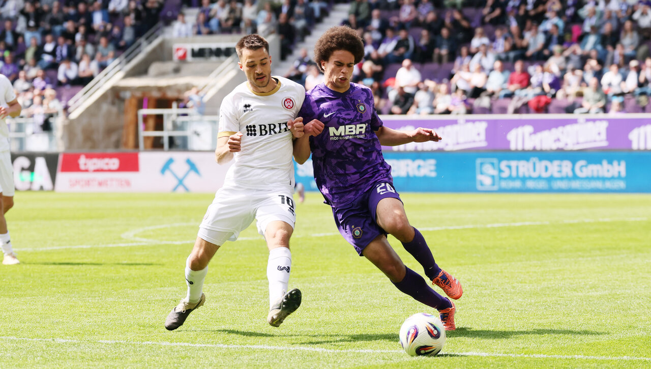 Schwacher Start. Fabisch und Co. brachten zu Beginn kein Bein auf dem Platz.