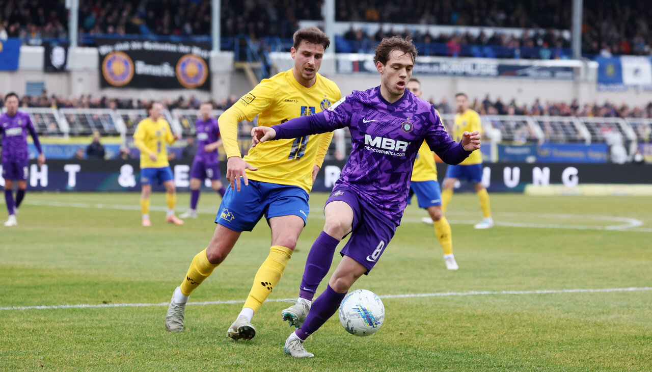 Kreativspieler am Ball - Mika Clausen.