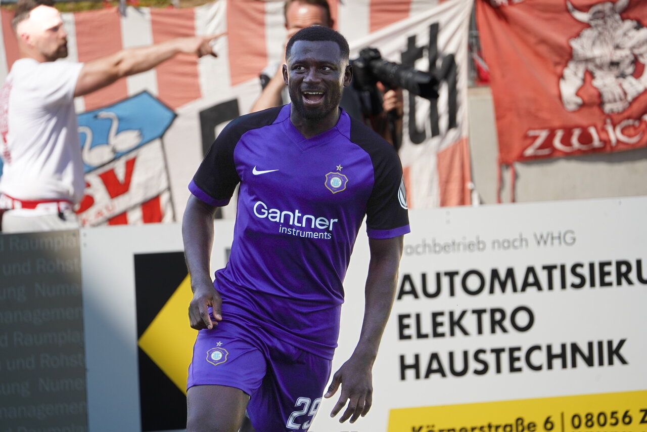 Kühlen Kopf bewahrt - Jamilu Collins.