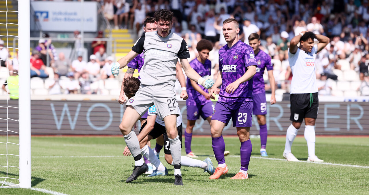 Hielt die Veilchen mit starken Paraden noch im Spiel - Louis Lord. 