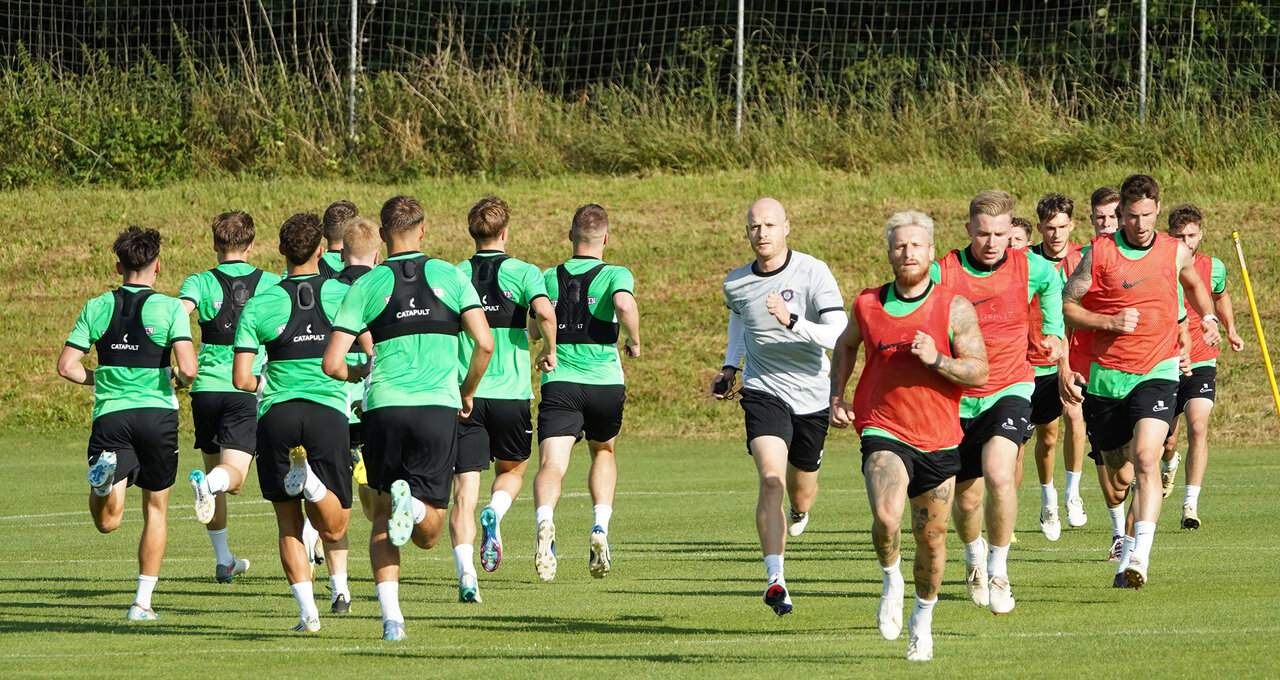 Die Mannschaft läuft.