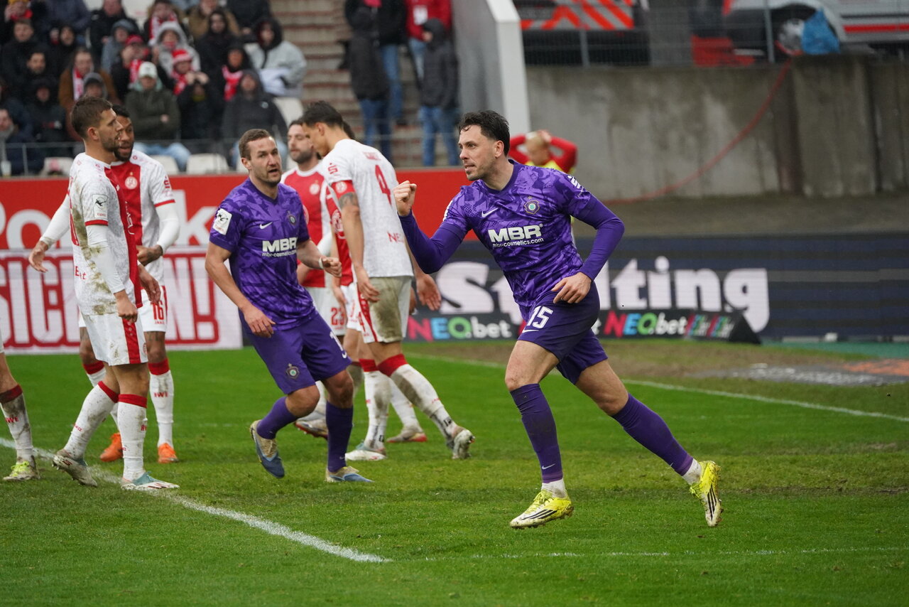 Zweites Lebenszeichen - Bär verkürzt. 