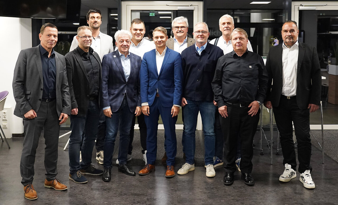 Der elfköpfige Aufsichtsrat des FCE.