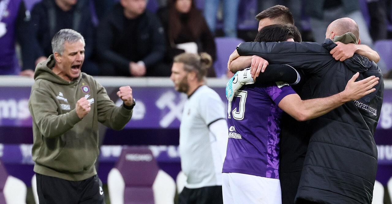 Pure Freude bei Trainer Jens Härtel.