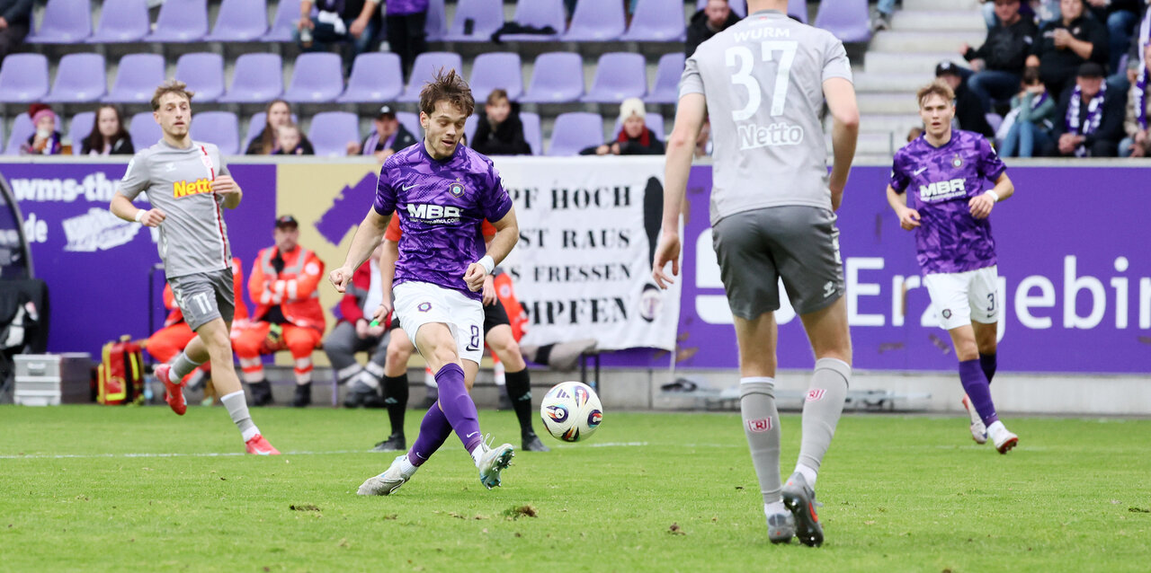 Erste Fackel - Mika Clausen zieht ab. 