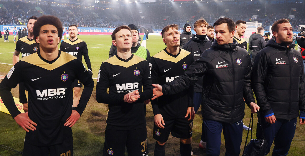 Enttäuschte Gesichter bei der Mannschaft.