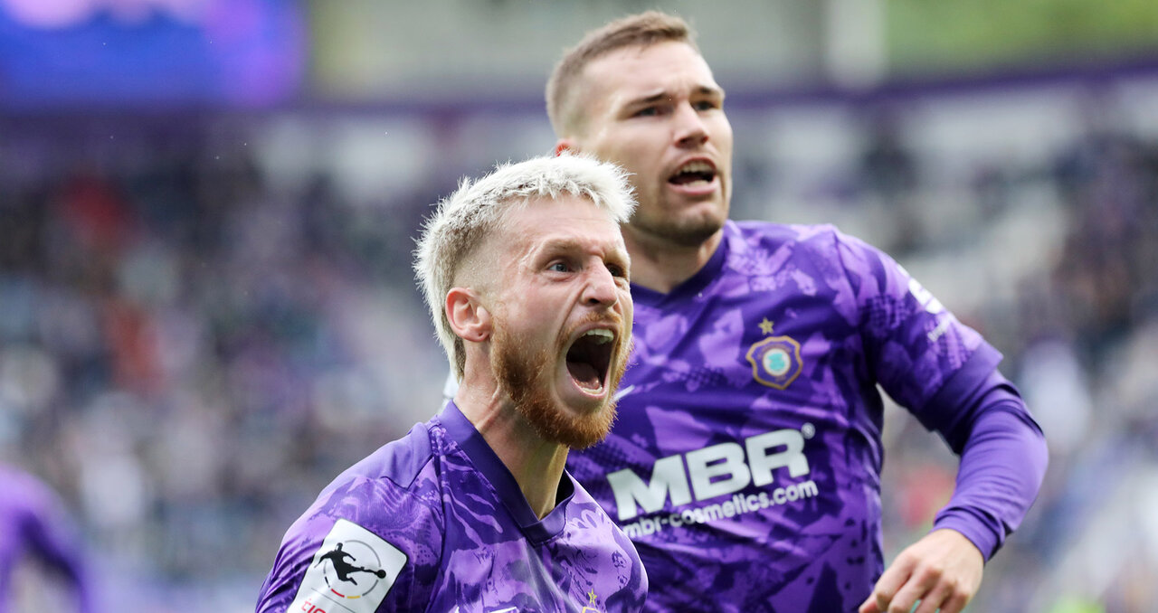 Marvin Stefaniak jubelt nach dem 1:0.