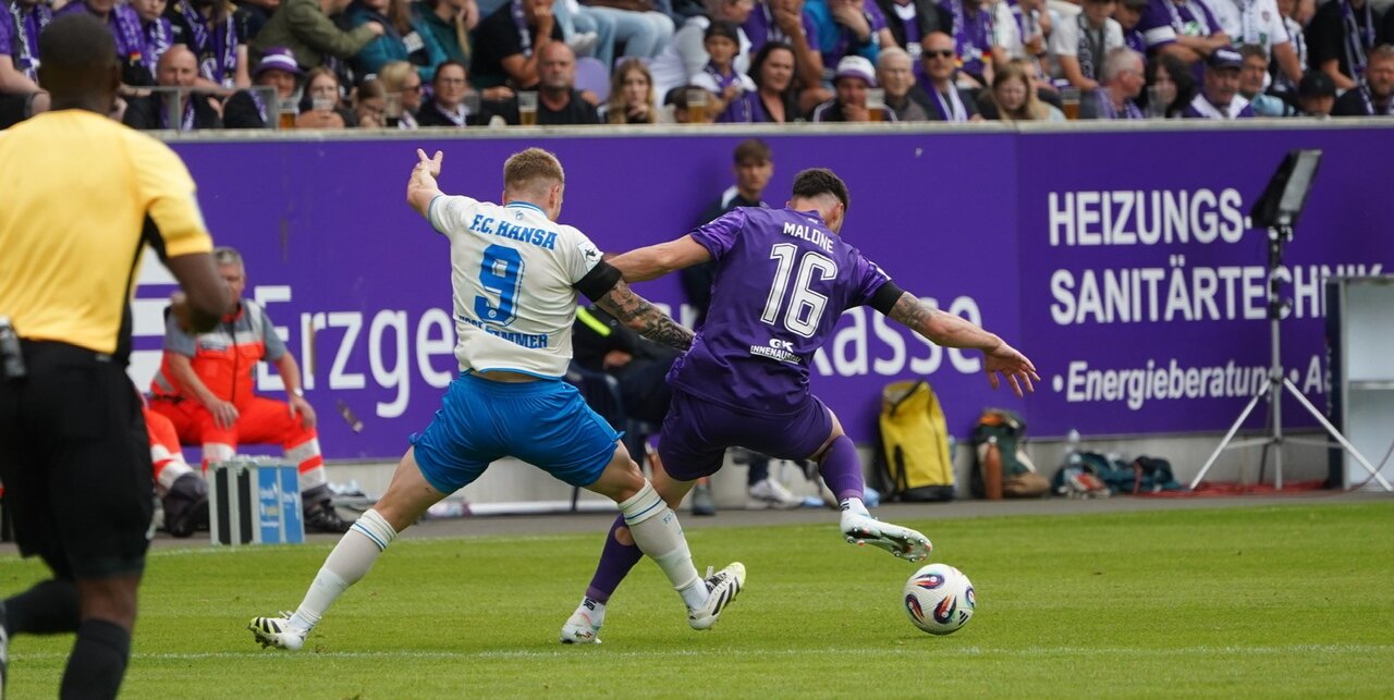 Neuer Abwehrchef - Ryan Malone behauptet den Ball.