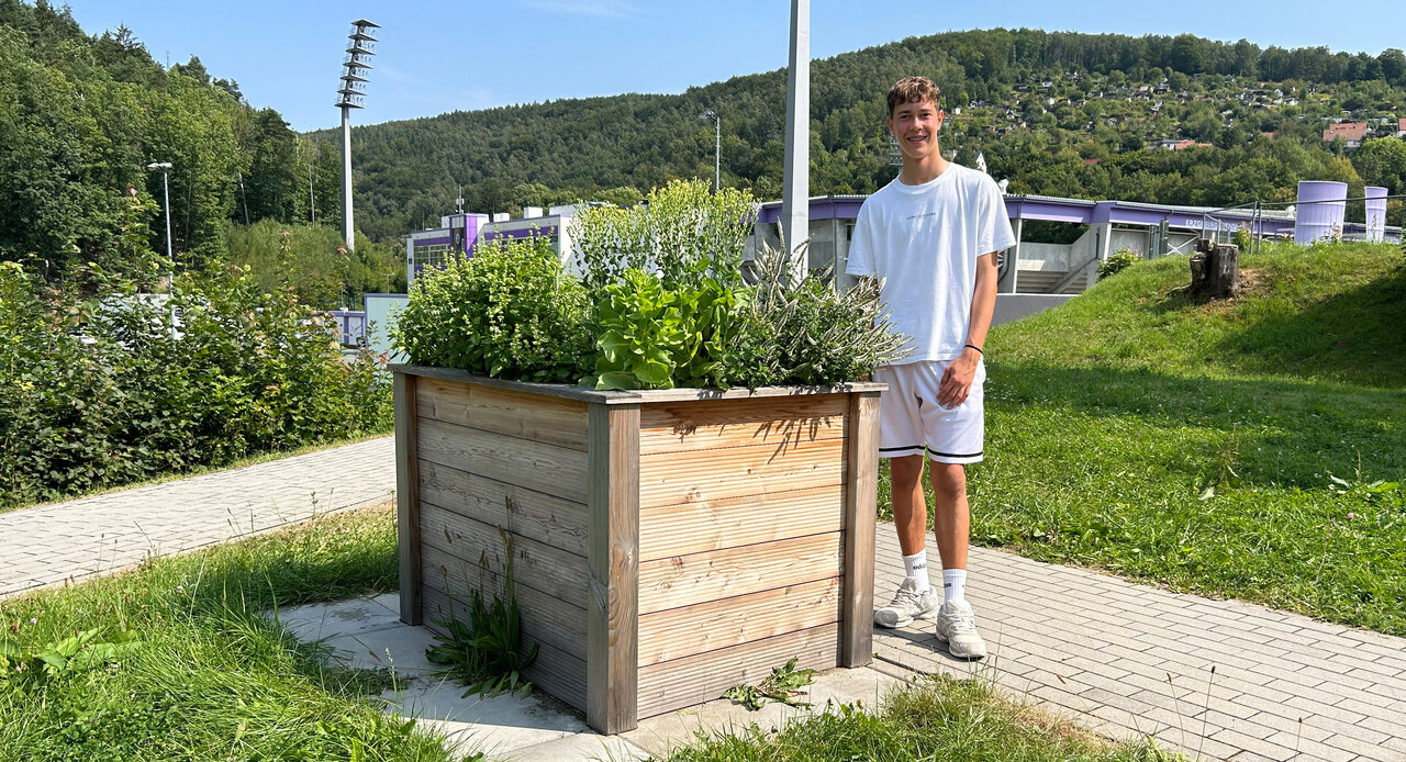 Timo Masermann vor dem Stadion.