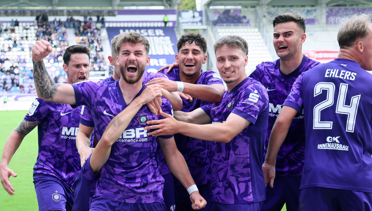 Kollektive Erleichterung beim FCE.