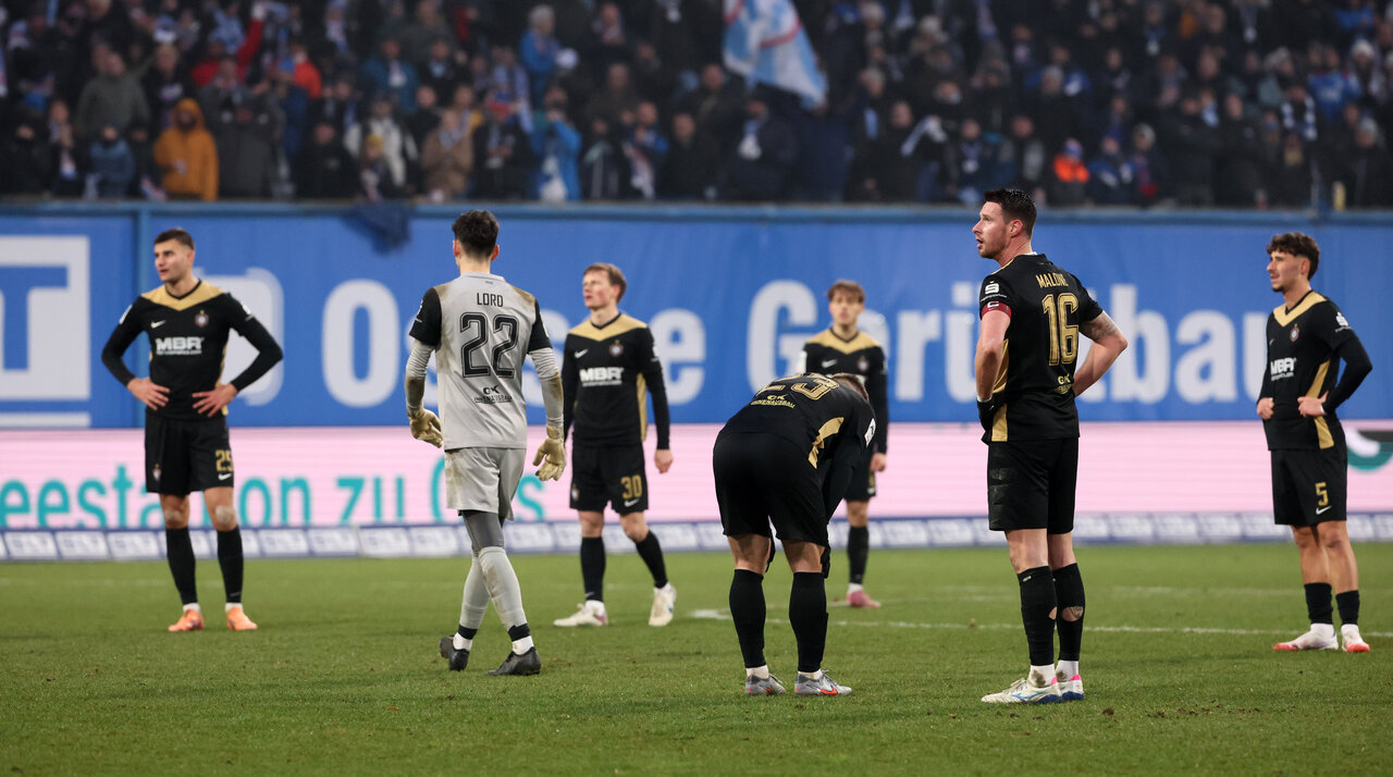 Leere Hände - hängende Köpfe.