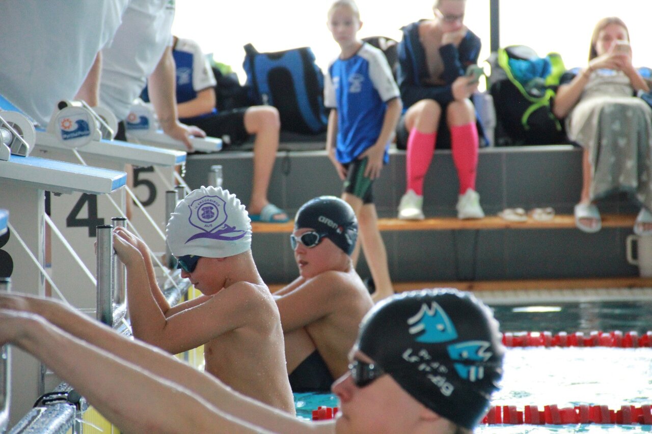 Start Rückenschwimmen.