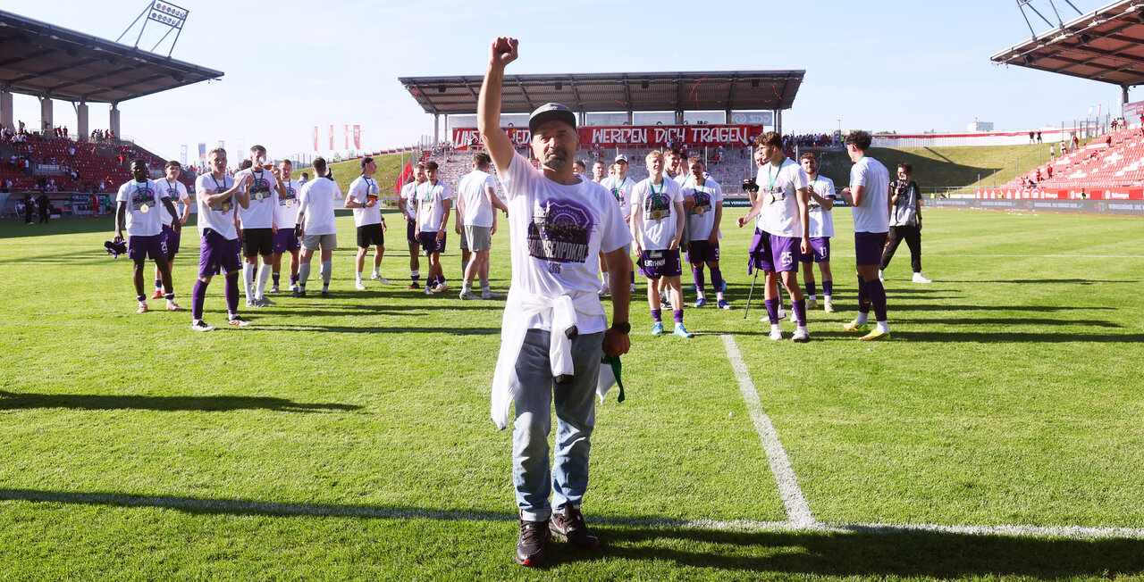 Bescheidener Trainer - Khvica Shubitidze.