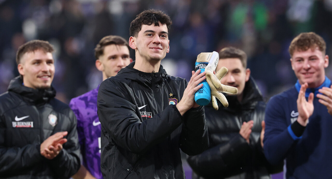 Louis Lord freut sich über den Heimsieg.