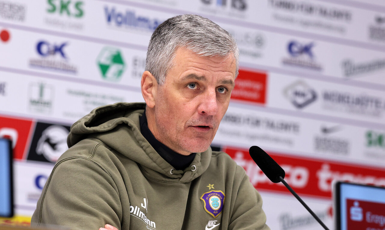 Jens Härtel bei der Pressekonferenz.