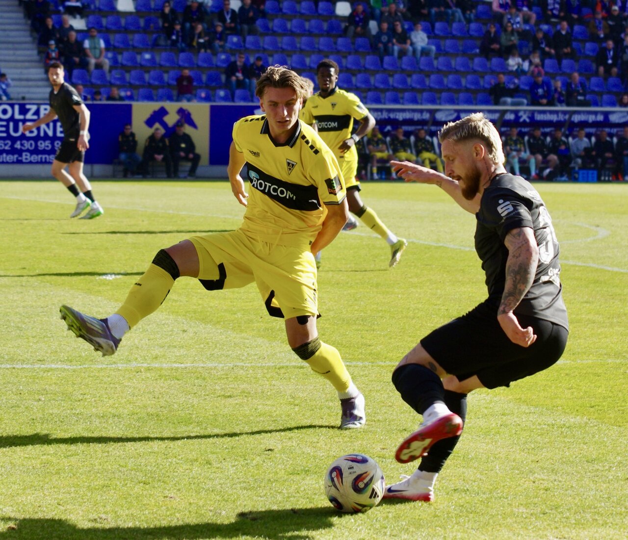 Kein Vorbeikommen. Marvin Stefaniak mit schwerem Stand. 