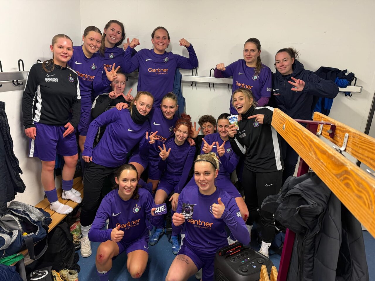Jubel der Aue-Frauen nach Auswärtssieg in Dresden
