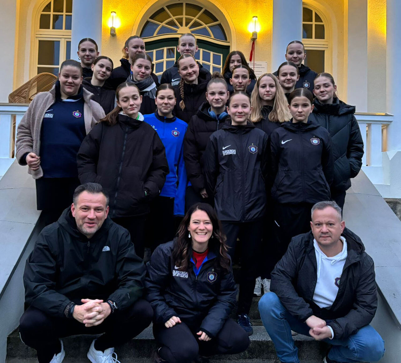 Gruppenfoto B-Juniorinnen.