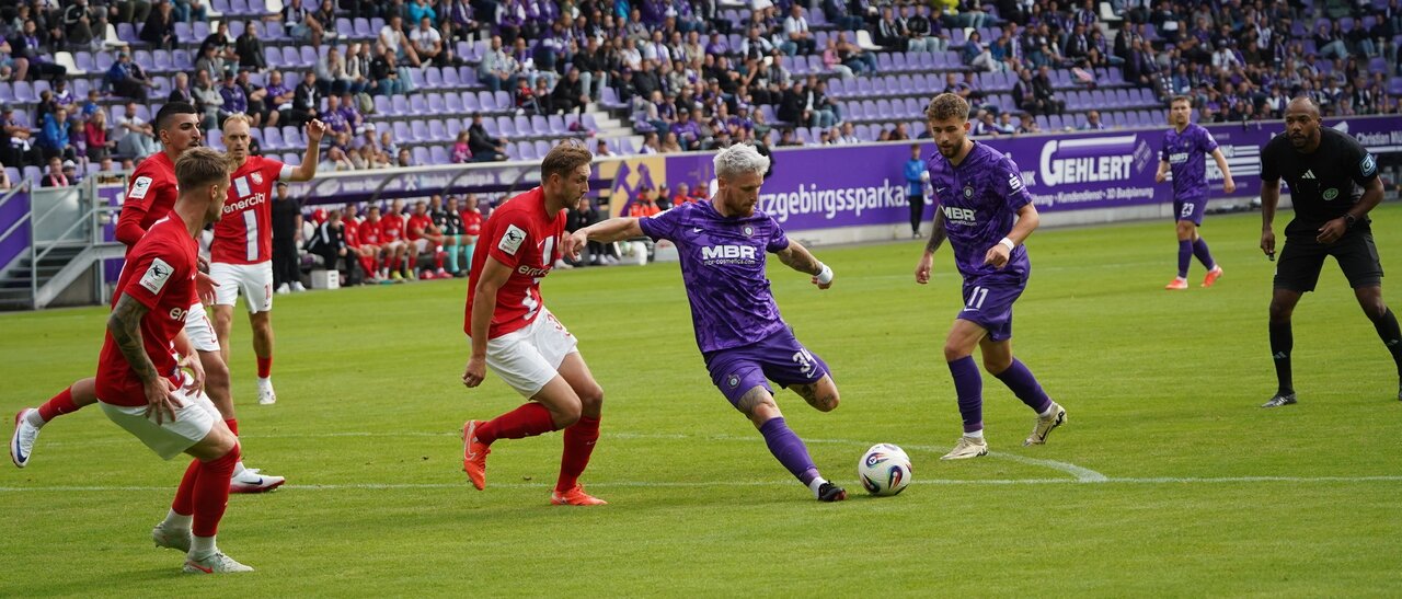 Aus allen Lagen - die Veilchen früh in Rückstand und unter Zugzwang.