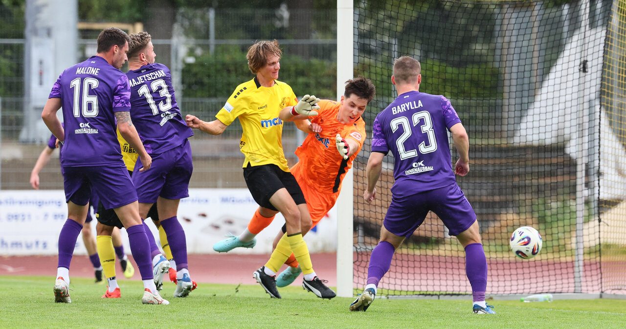 Eingenickt - Majetschak erhöht auf 2:0. Foto: Sven Sonntag - PicturePoint