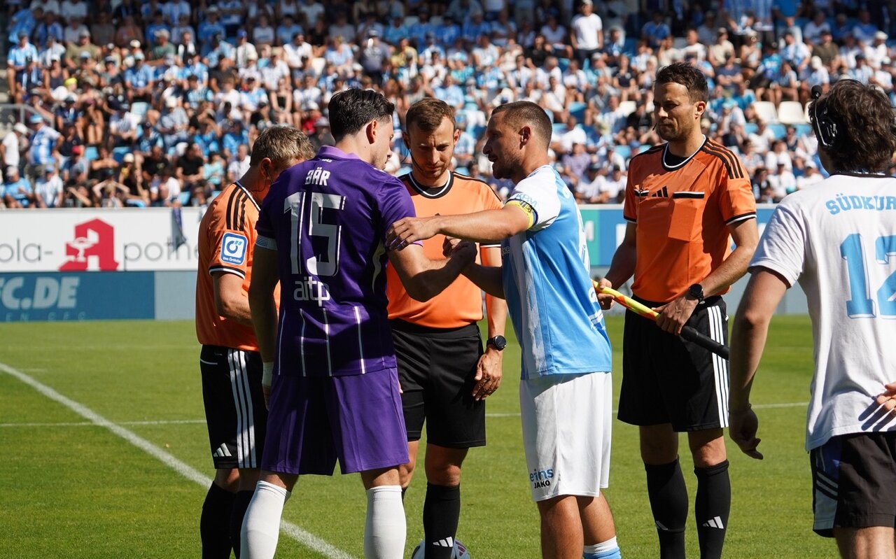 Rein ins Derby.