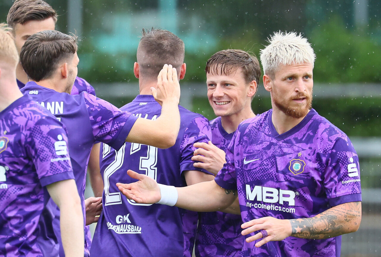 Jubel nach früher Führung.