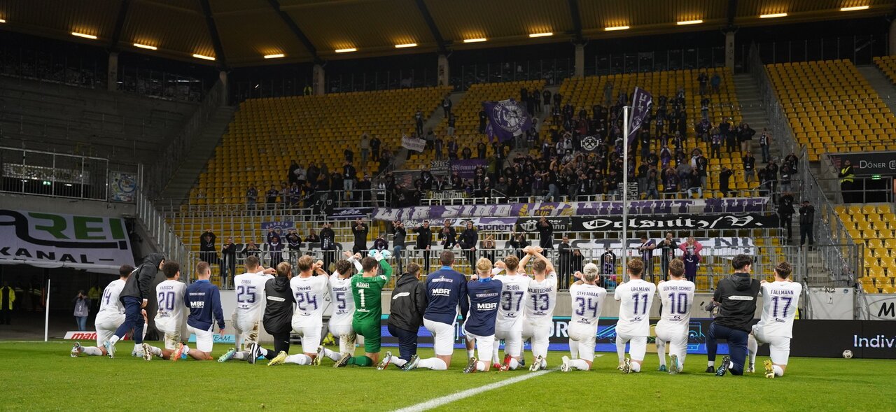 Die Hämmer auf dem Tivoli. 