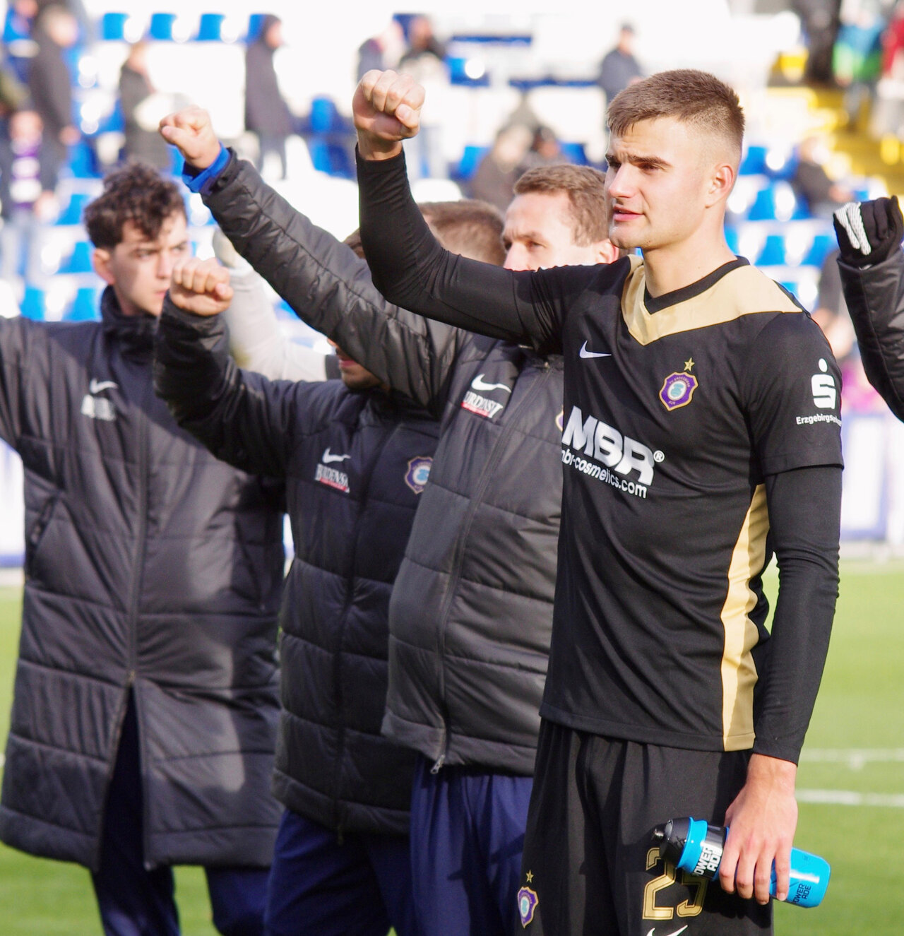 Nach Abpfiff: Tristan Zobel am Fanblock.